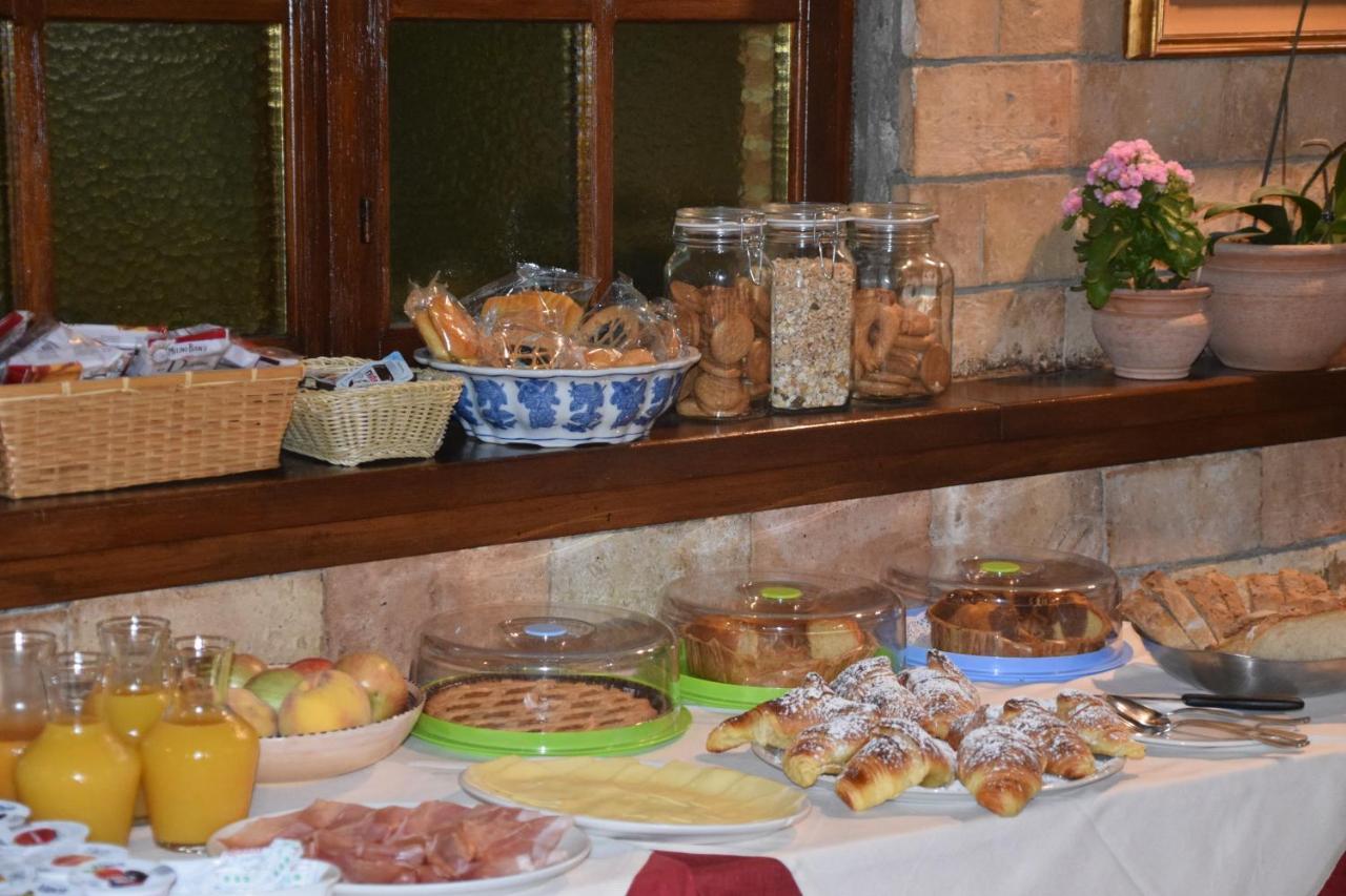 Hotel Ristorante Benigni Campagnano Di Roma Kültér fotó